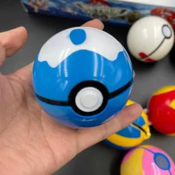 Grose Pokebälle (Ca. 8Cm) Mit Figuren (8 Stk. Im Spiel Set)