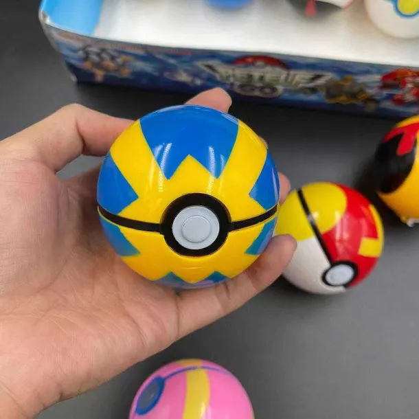 Grose Pokebälle (Ca. 8Cm) Mit Figuren (8 Stk. Im Spiel Set)