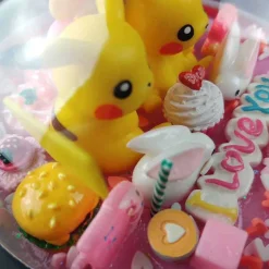 Groser Pokeball Mit Pokemon Figur