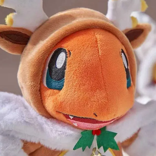Pikachu Kuscheltier In Weihnachtlichen Motiven