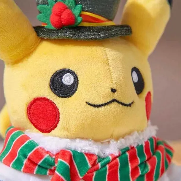 Pikachu Kuscheltier In Weihnachtlichen Motiven