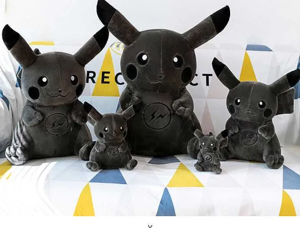 Pikachu Plusch Pokemon Figur In Schwarz