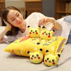 Pikachu Tasche / Kissen Mit 8X Plusch Pikachu