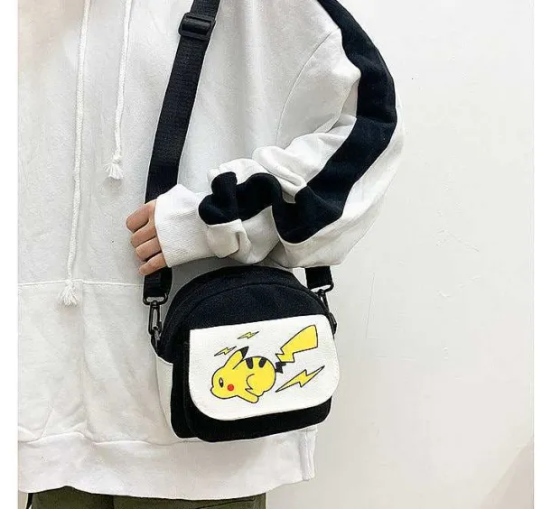 Pikachu Umhangetasche In Verschiedenen Farben