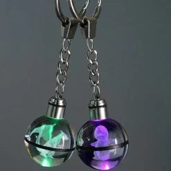 Pokeball Anhanger Mit Pokemon Motiven Und Farbwechsel