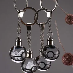Pokeball Anhanger Mit Pokemon Motiven Und Farbwechsel