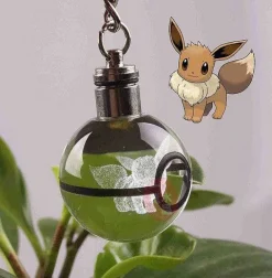 Pokeball Anhanger Mit Pokemon Motiven Und Farbwechsel