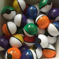 180 Pokebälle / Pokeballs (Ca. 3.5Cm) Mit Figur Und Sticker