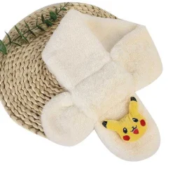 Pokemon Pikachu Flauschiger Winterschal Fur Kinder